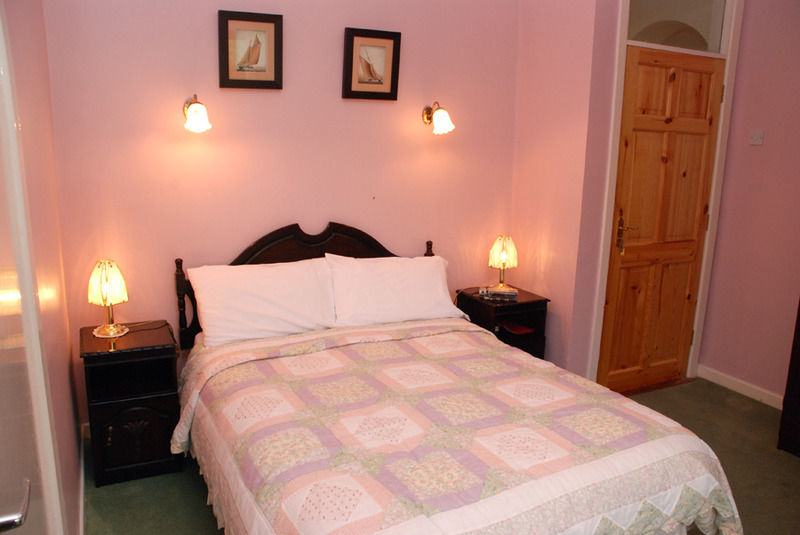 The Bungalow Farmhouse Clomantagh Екстер'єр фото